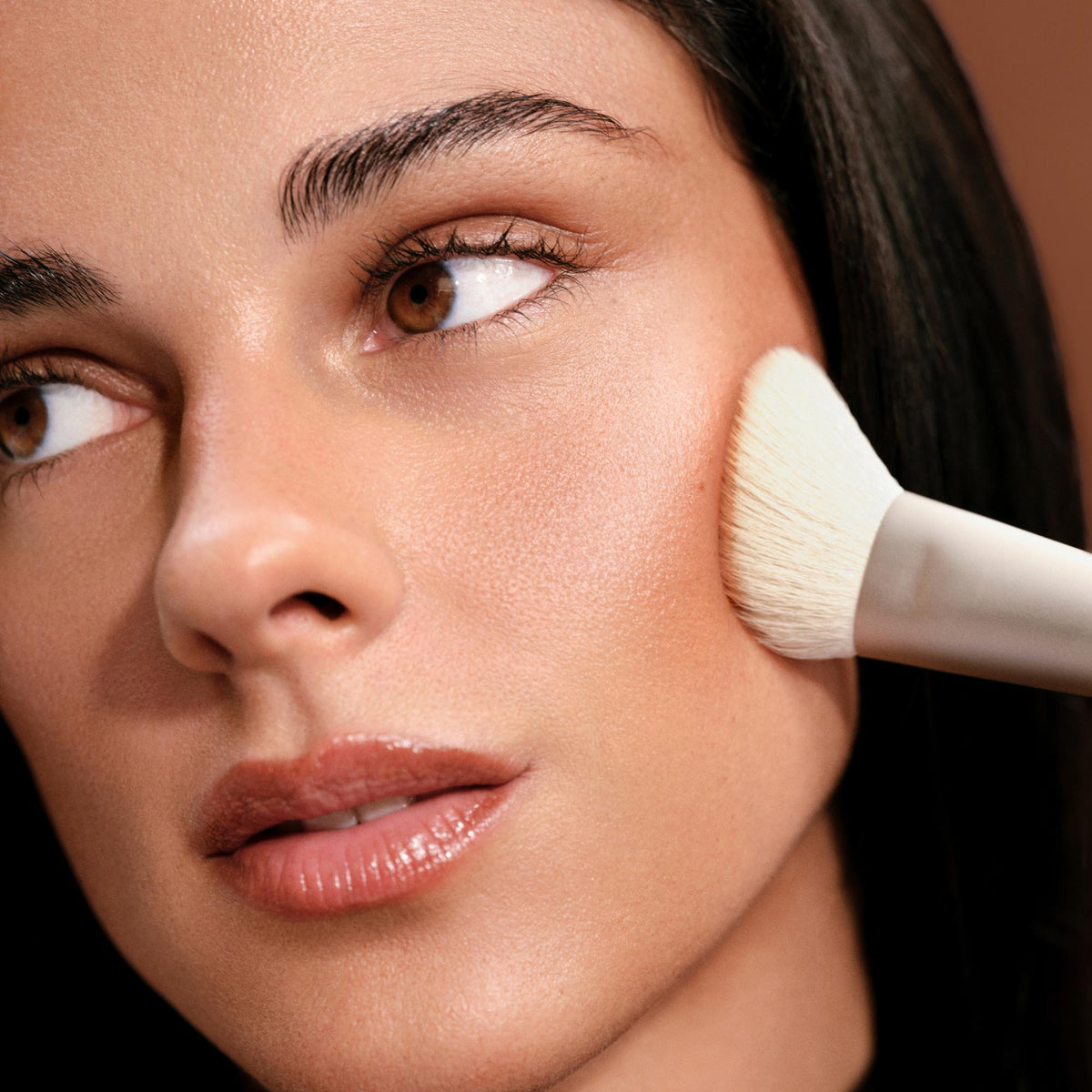 the-bronzer-brush-l8 Bronzer_Brush.jpg